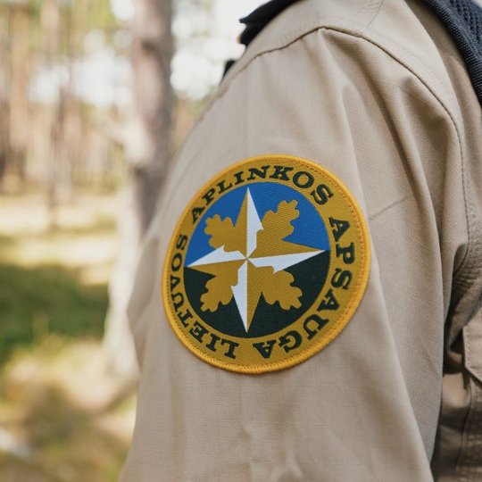 Emblema su užrašu „Lietuvos aplinkos apsauga“ 