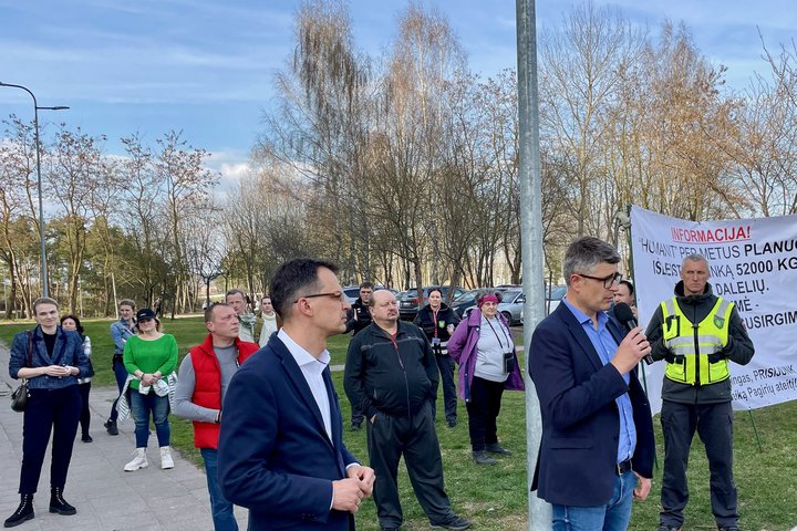 Aplinkos apsaugos departamento direktorius Giedrius Kadziauskas susitikime su Pagirių bendruomene