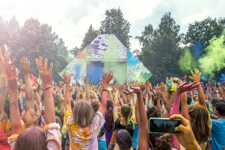 Žmonės festivalyje gamtoje (asociatyvi nuotrauka)