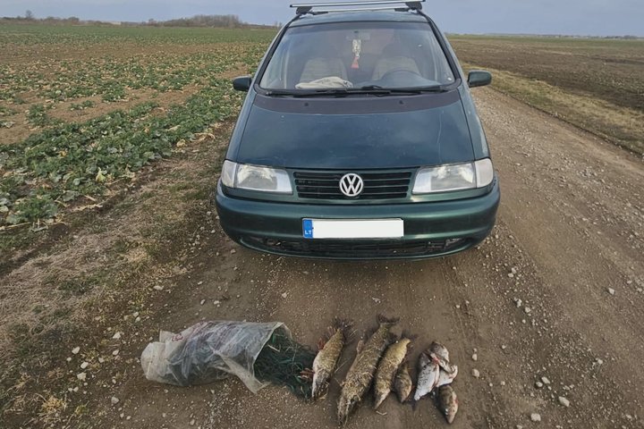 Paimtas automobilis, naudotas neteisėtoje žvejyboje