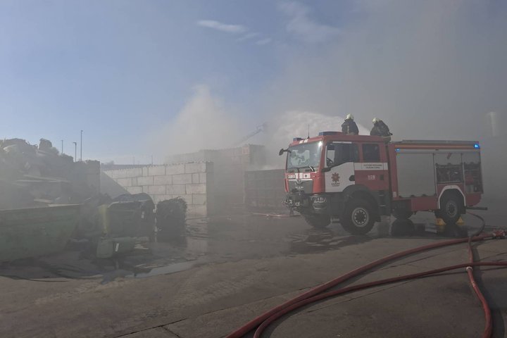 Gaisras įmonės „Žalvaris“ teritorijoje, Kaune